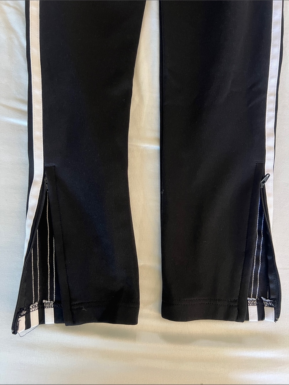 Adidas Women’s Zippered bottom Joggers, like new! - Picture 3 of 4